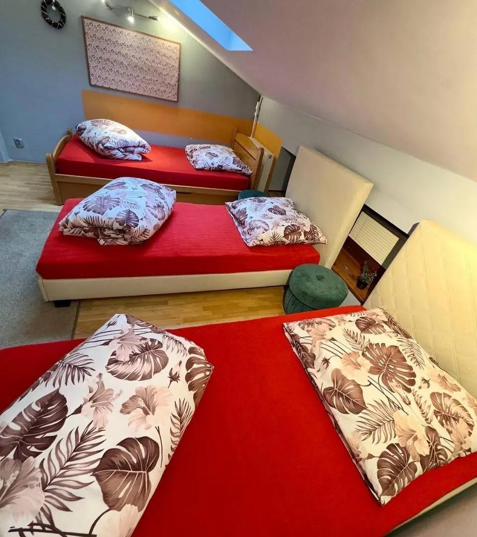 Vector Home Warschau 0*,  Polen