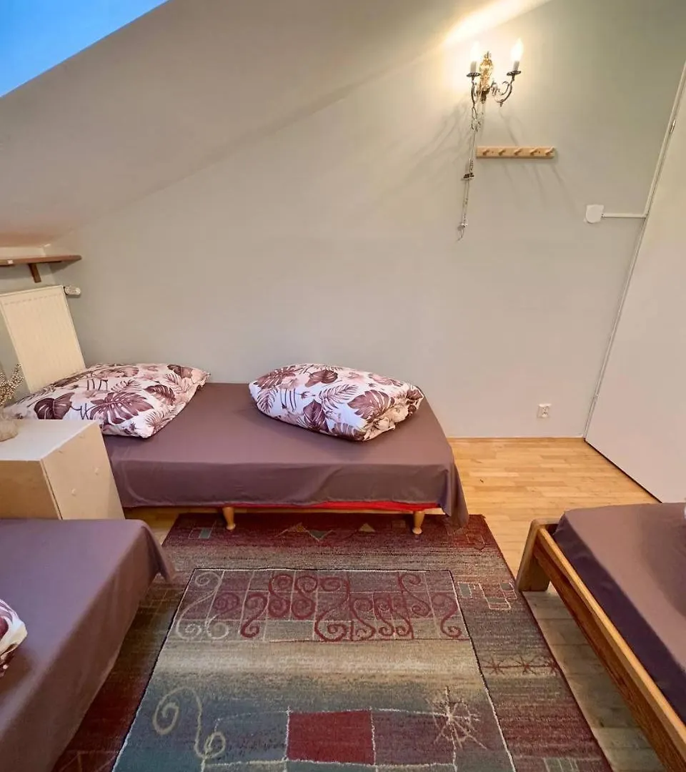 Vector Home Warschau 0*,